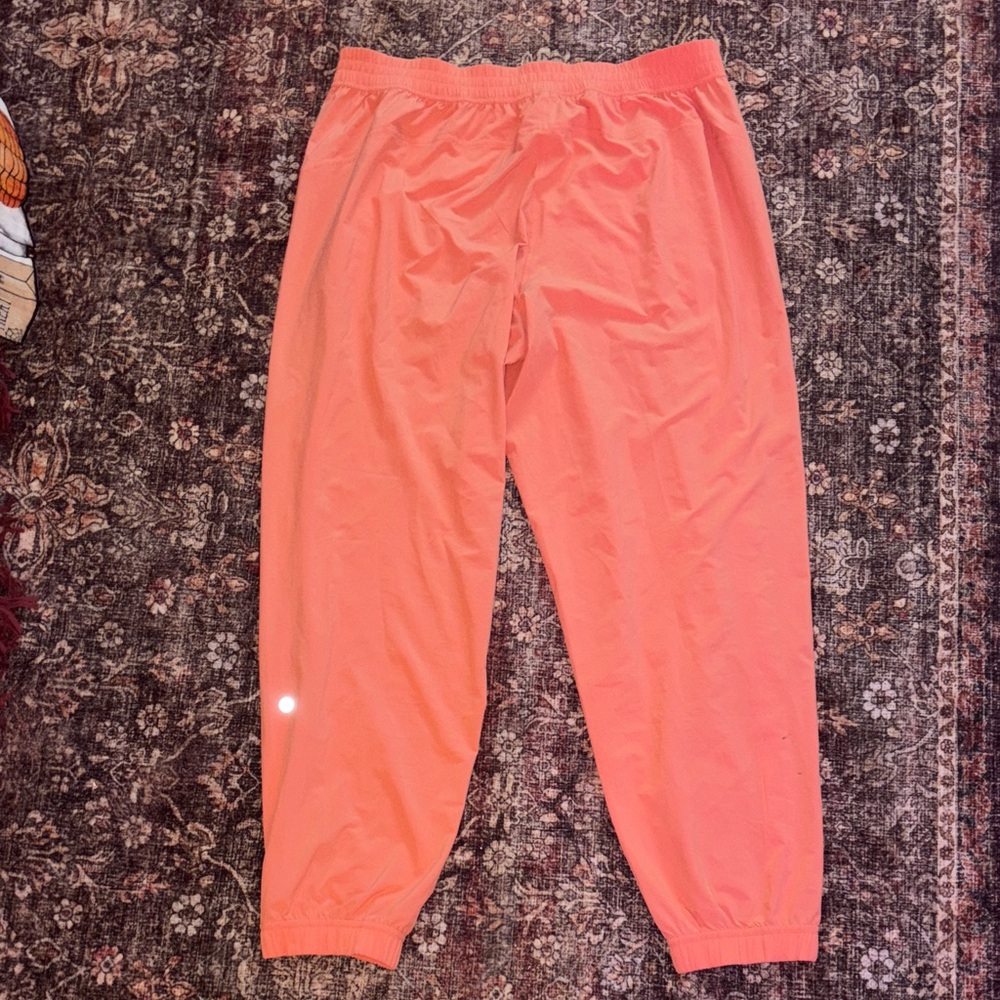 Peach lululemon joggers - Picture 3 of 6